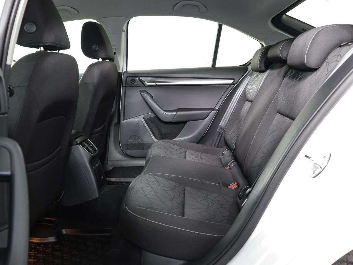 Шкода Октавия б/у, 2020, Роботизированная. Фото: #8