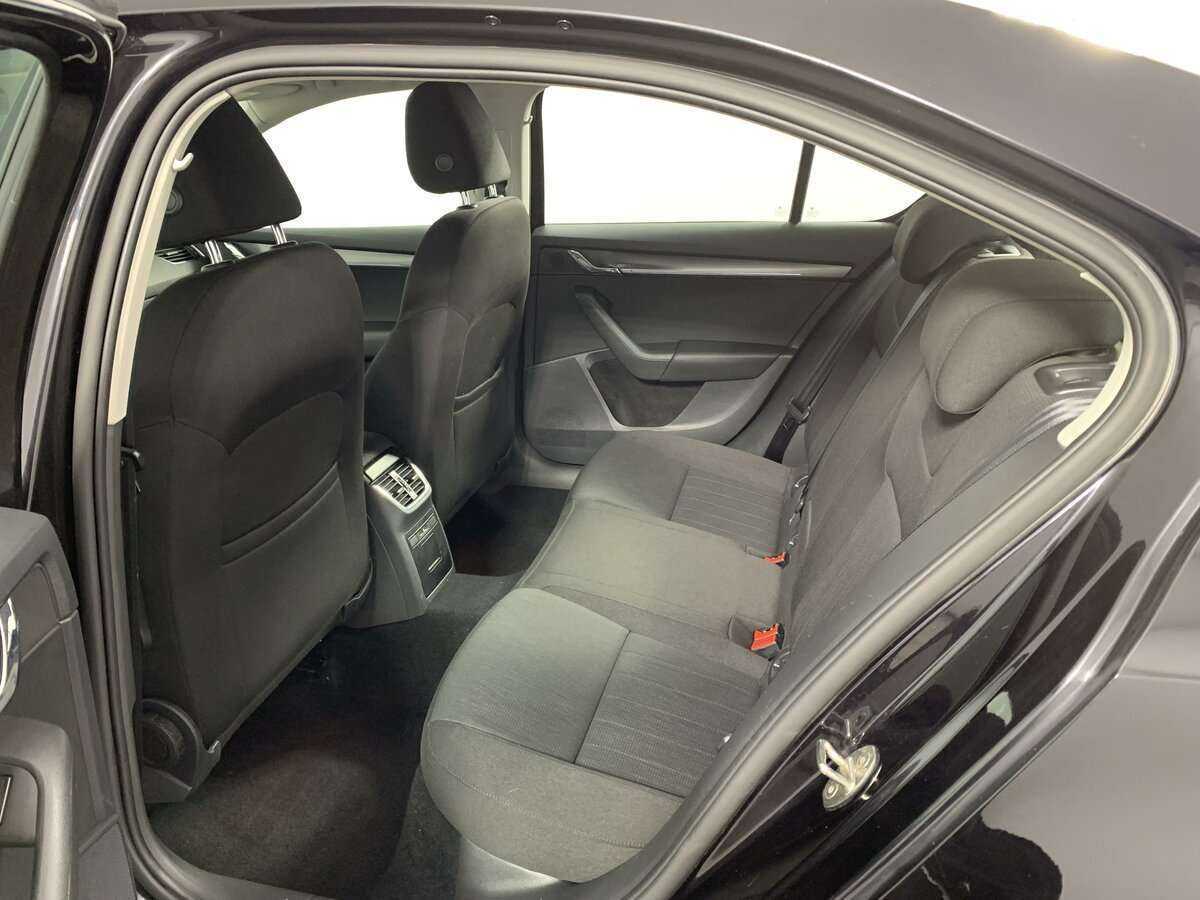 Шкода Октавия б/у, 2018, Роботизированная. Фото: #9