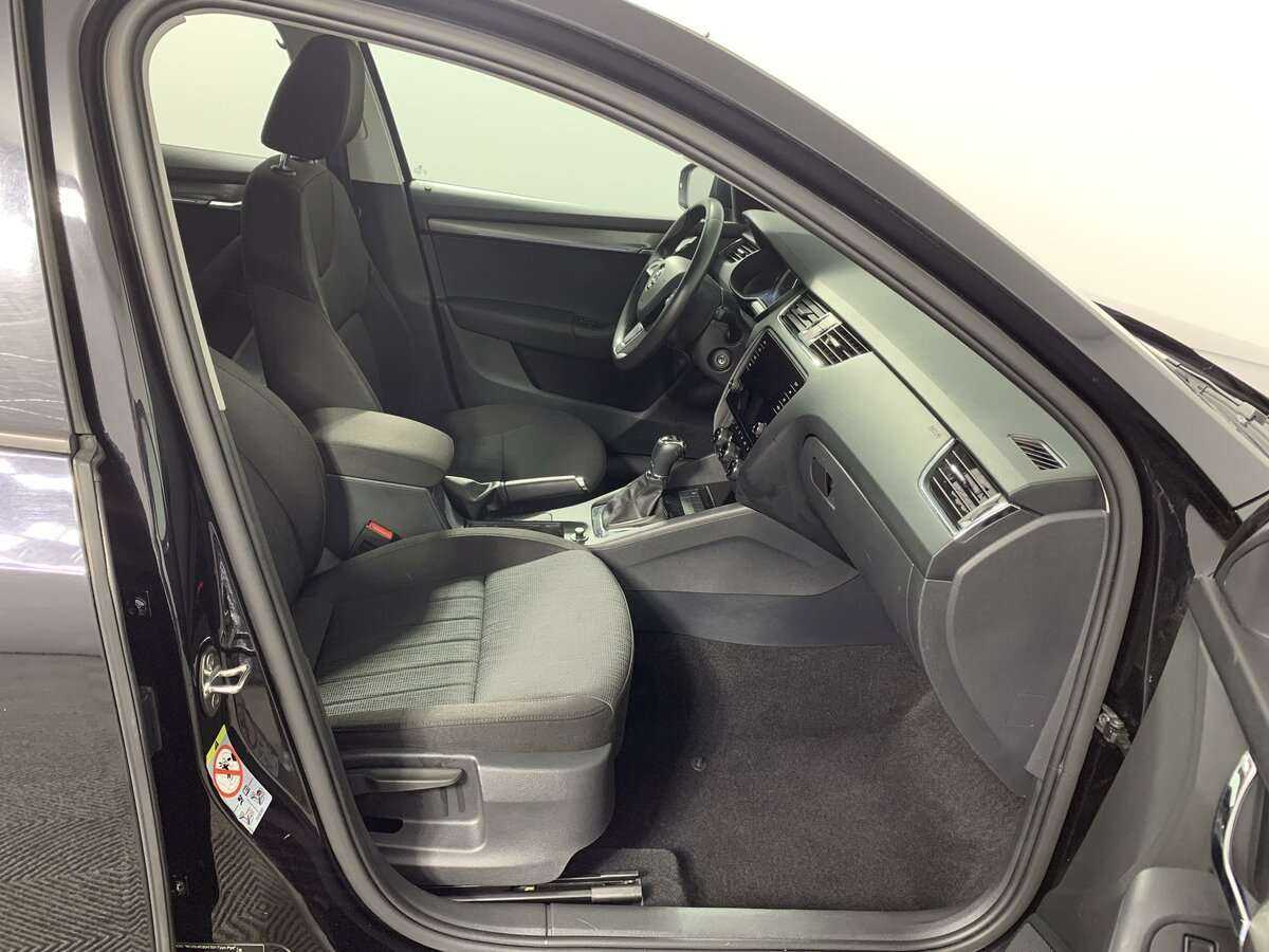 Шкода Октавия б/у, 2018, Роботизированная. Фото: #14