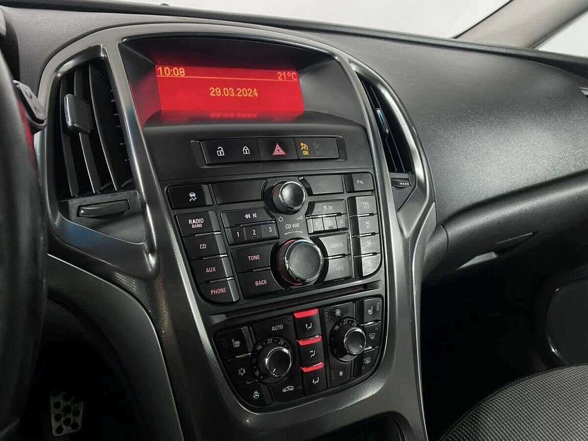 Опель Астра б/у, 2012, Механическая. Фото: #13