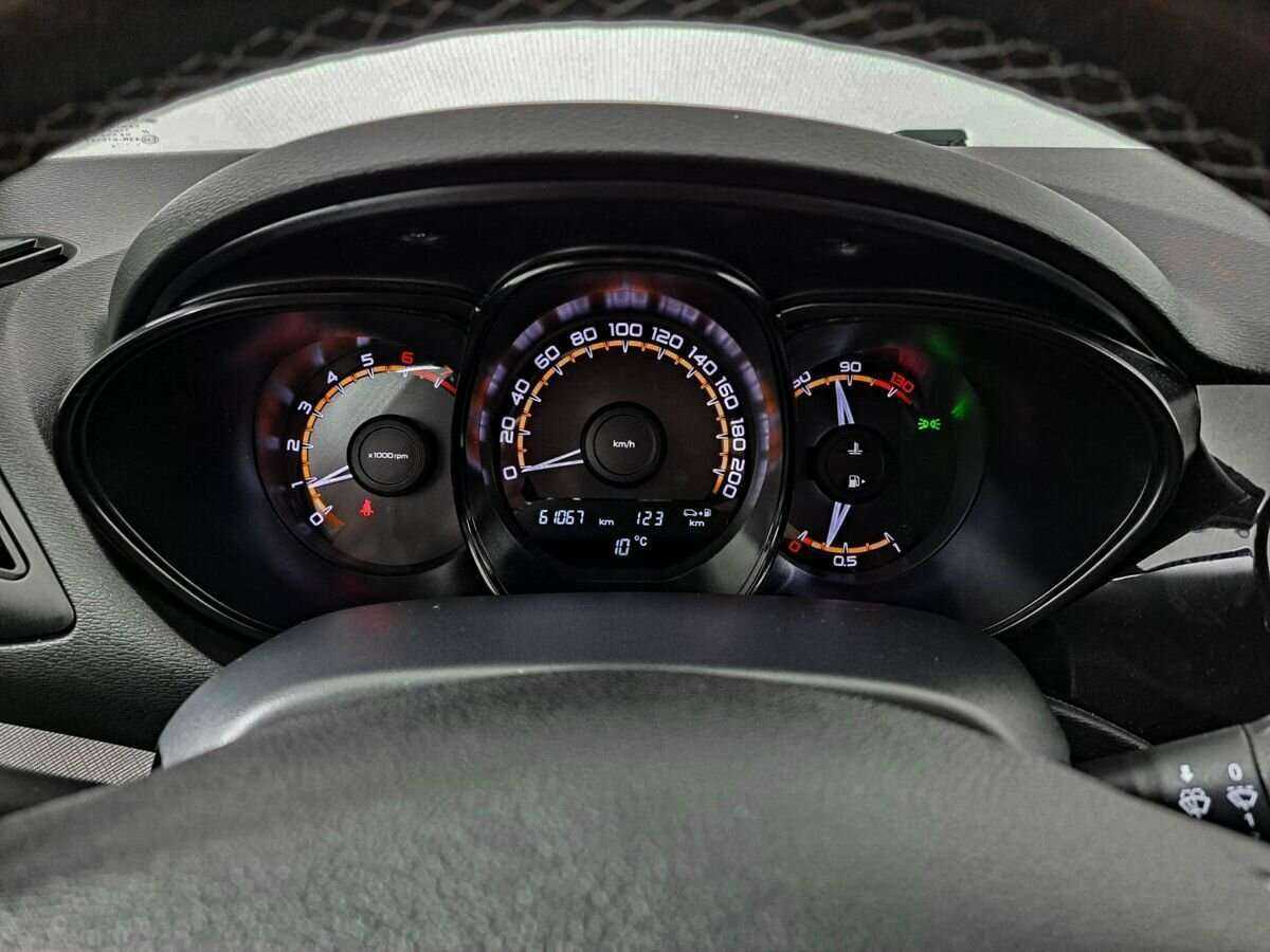 Лада (ВАЗ) Веста б/у, 2020, Механическая. Фото: #9