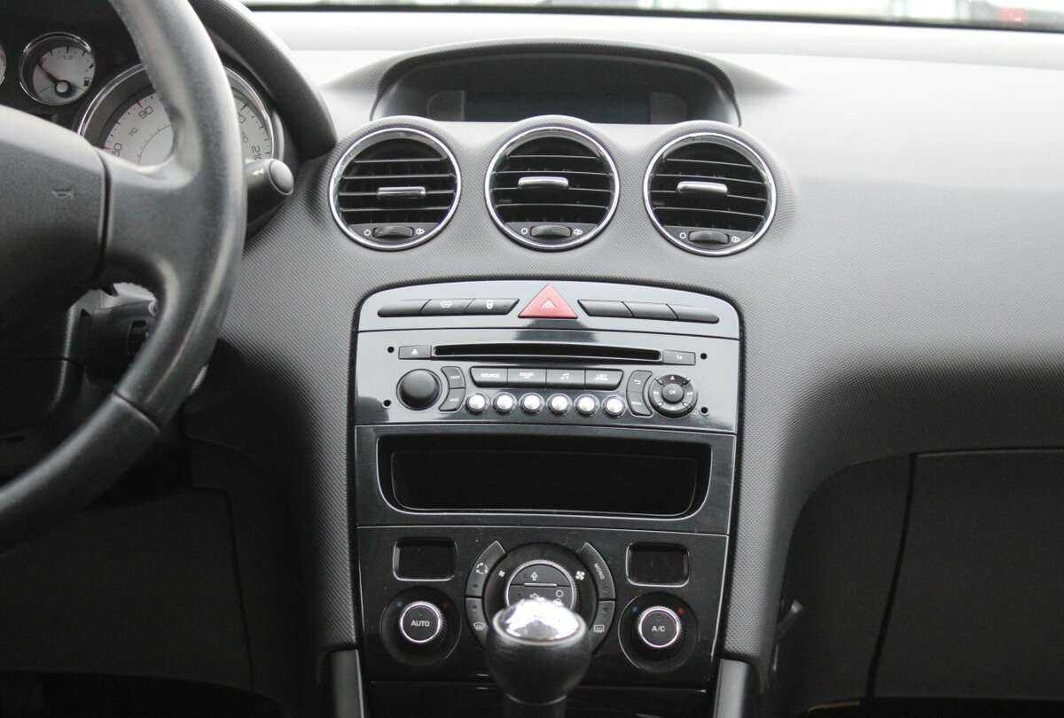 Пежо 408 б/у, 2014, Механическая. Фото: #9