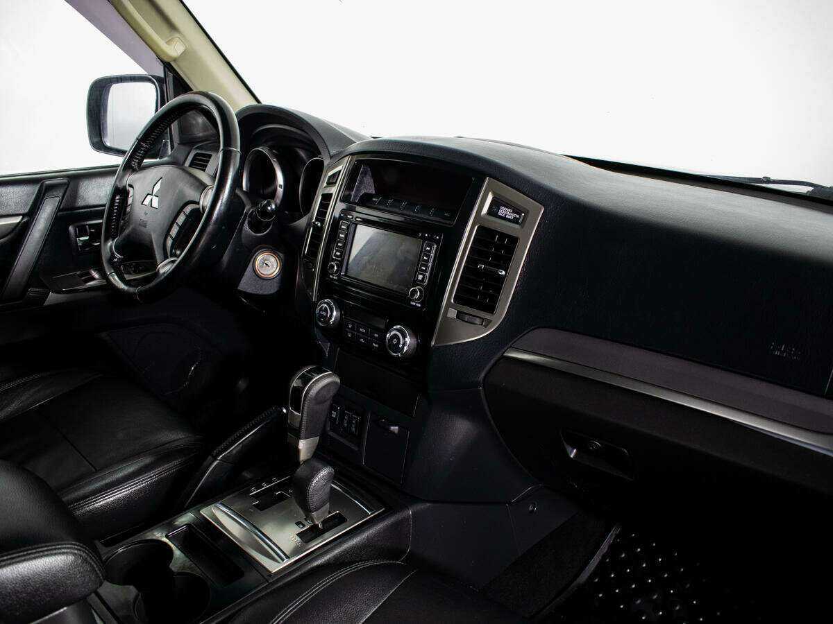 Митсубиши Паджеро б/у, 2015, Автоматическая. Фото: #5