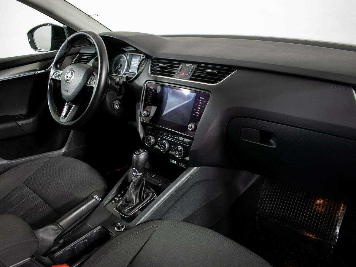 Шкода Октавия б/у, 2018, Роботизированная. Фото: #8