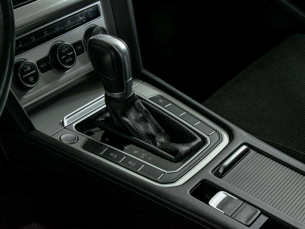 Фольксваген Пассат б/у, 2017, Роботизированная. Фото: #12