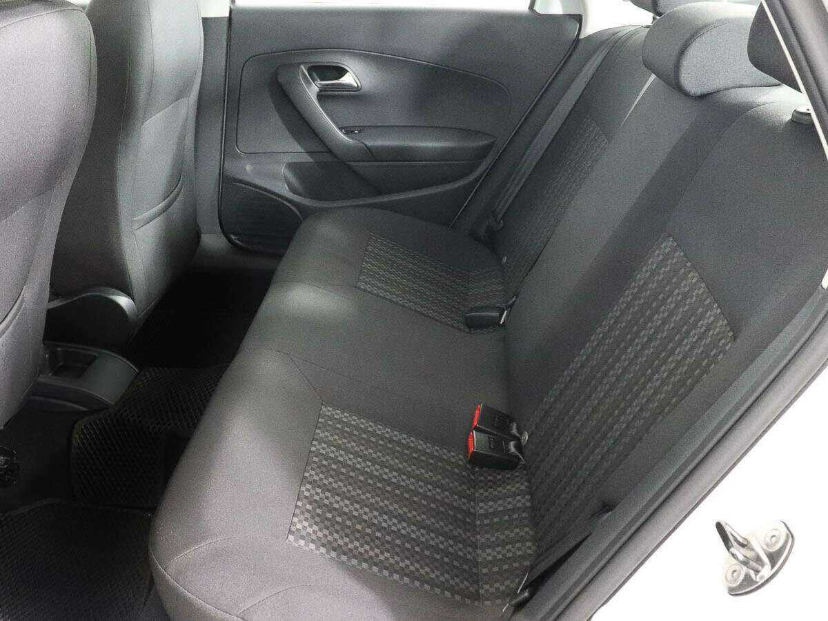 Фольксваген Поло б/у, 2015, Механическая. Фото: #6