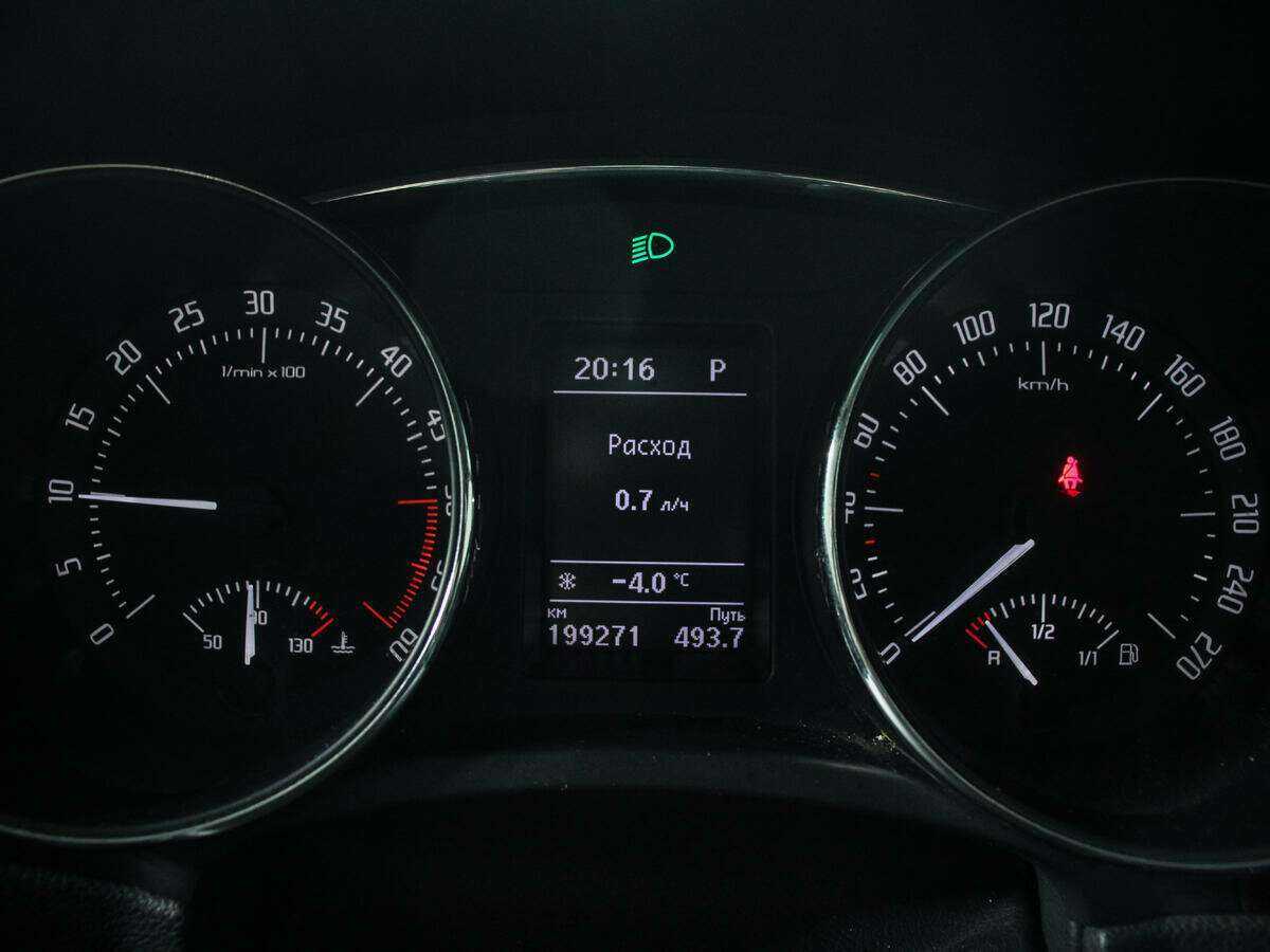 Шкода Суперб б/у, 2014, Роботизированная. Фото: #9