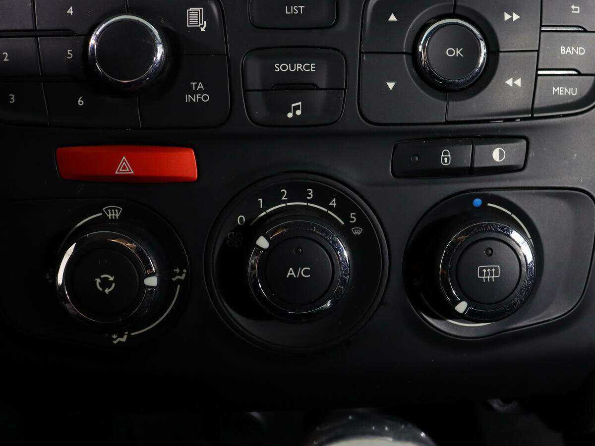 Ситроен Ц4 б/у, 2013, Автоматическая. Фото: #18