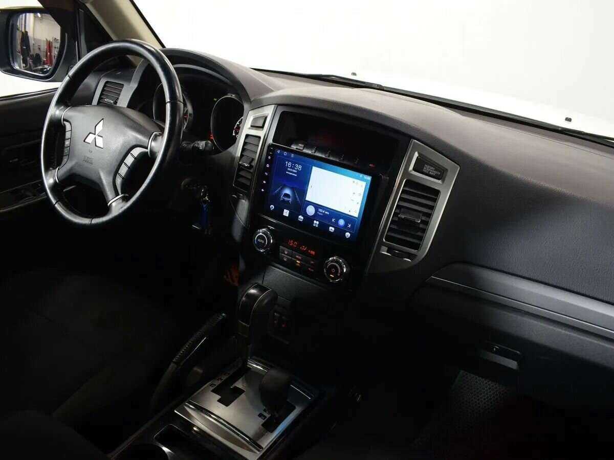 Митсубиши Паджеро б/у, 2015, Автоматическая. Фото: #9