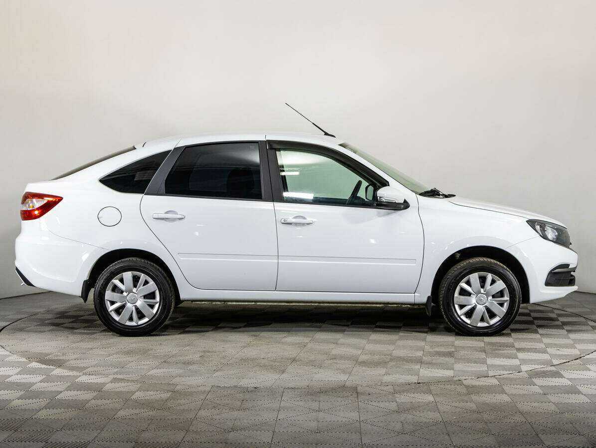 Лада (ВАЗ) Гранта б/у, 2022, Механическая. Фото: #3