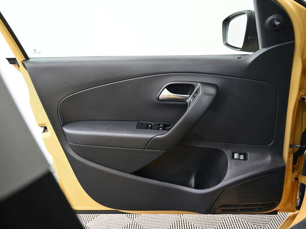 Фольксваген Поло б/у, 2017, Механическая. Фото: #6