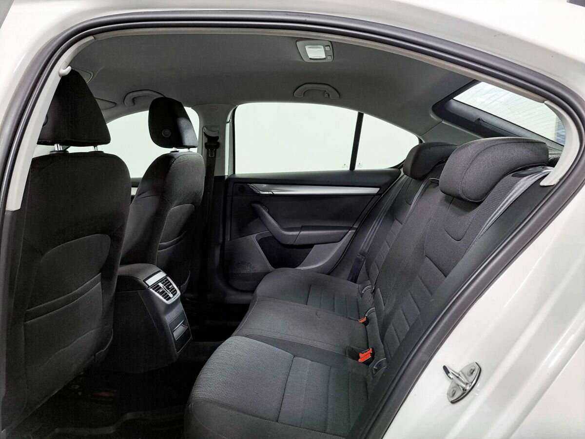 Шкода Октавия б/у, 2014, Роботизированная. Фото: #9