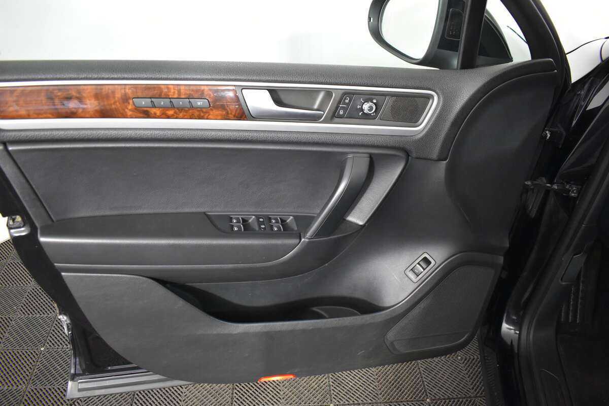 Фольксваген Туарег б/у, 2012, Автоматическая. Фото: #13