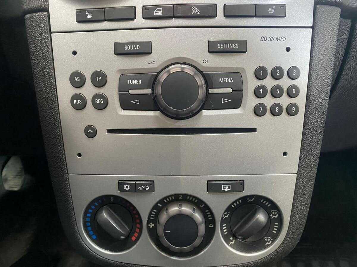 Опель Корса б/у, 2012, Механическая. Фото: #12