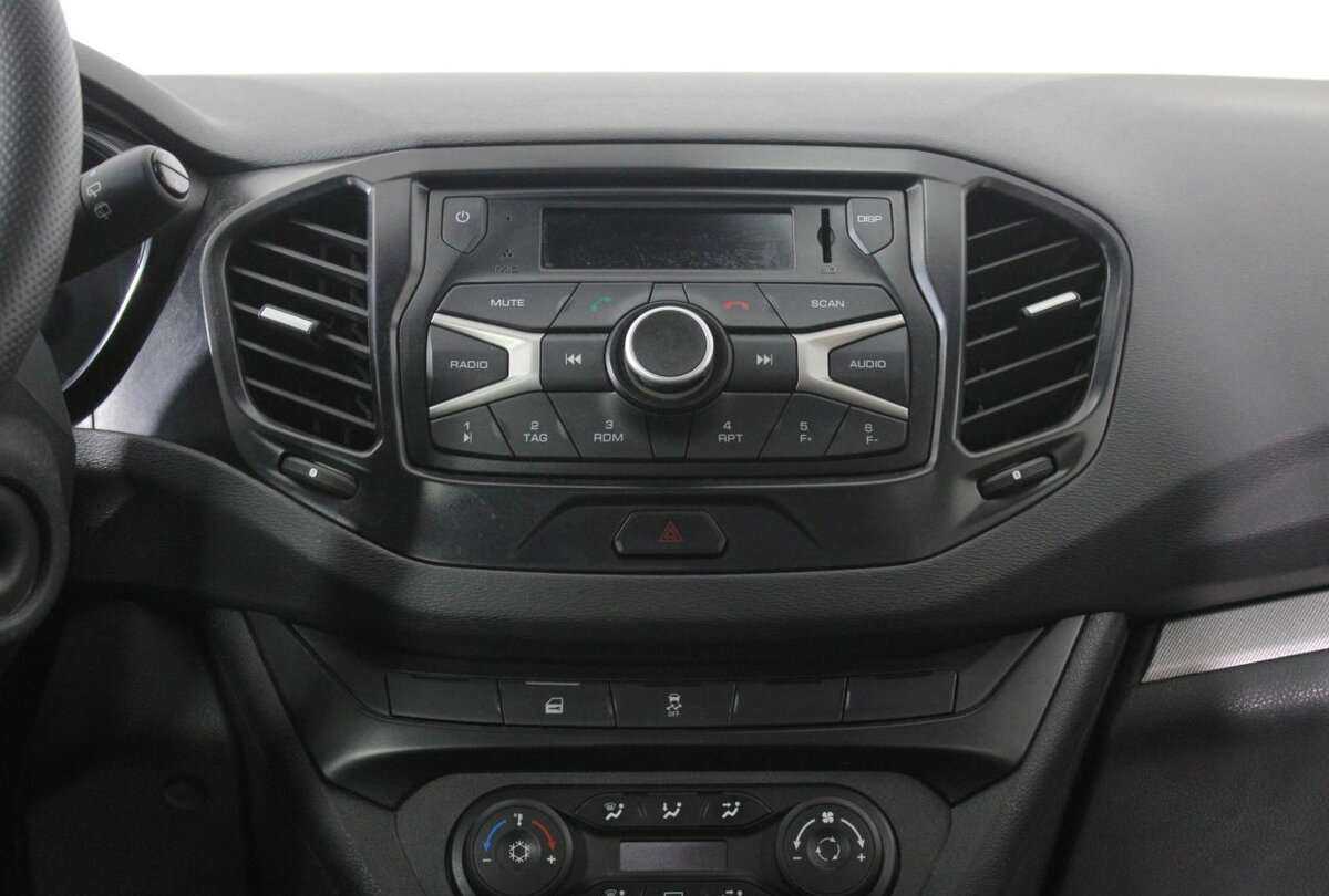 Лада (ВАЗ) Веста б/у, 2020, Механическая. Фото: #8