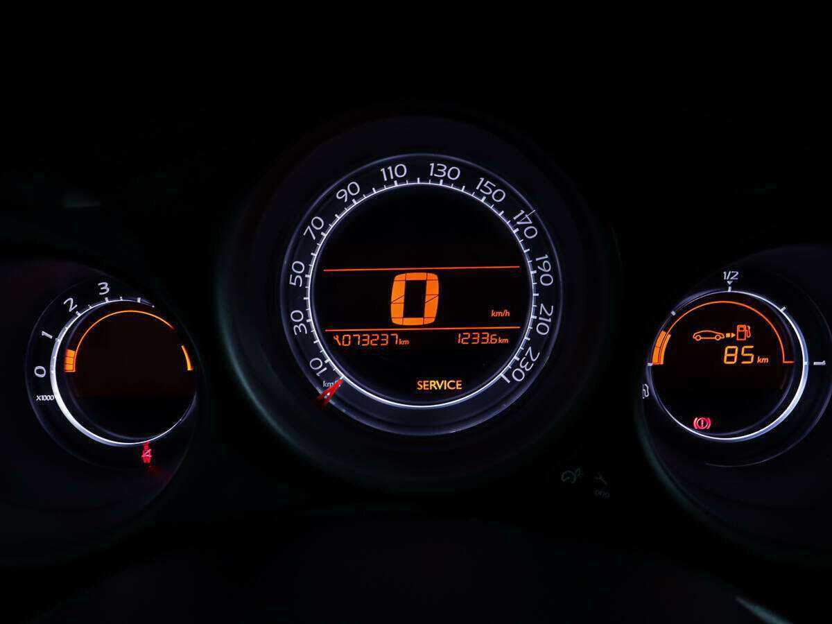 Ситроен Ц4 б/у, 2015, Механическая. Фото: #13