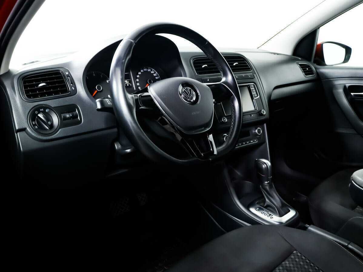 Фольксваген Поло б/у, 2015, Автоматическая. Фото: #12