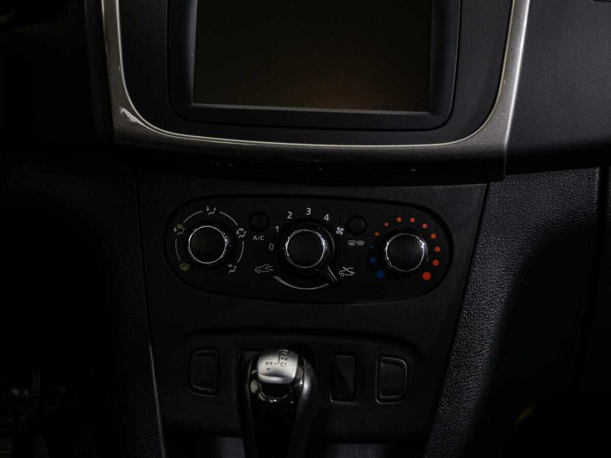 Рено Логан б/у, 2019, Автоматическая. Фото: #11