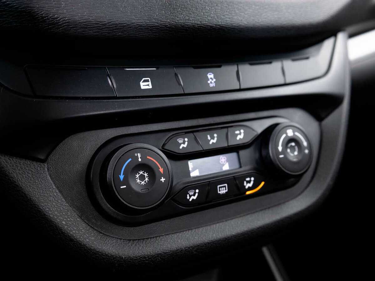 Лада (ВАЗ) Веста б/у, 2022, Механическая. Фото: #12