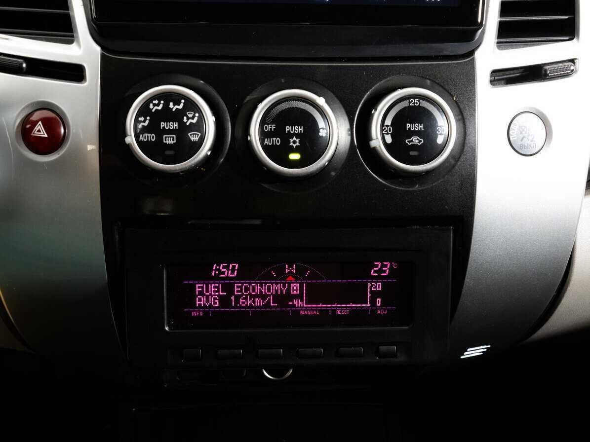 Митсубиши Паджеро Спорт б/у, 2014, Автоматическая. Фото: #13