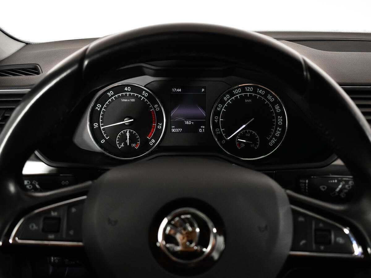 Шкода Суперб б/у, 2016, Роботизированная. Фото: #10