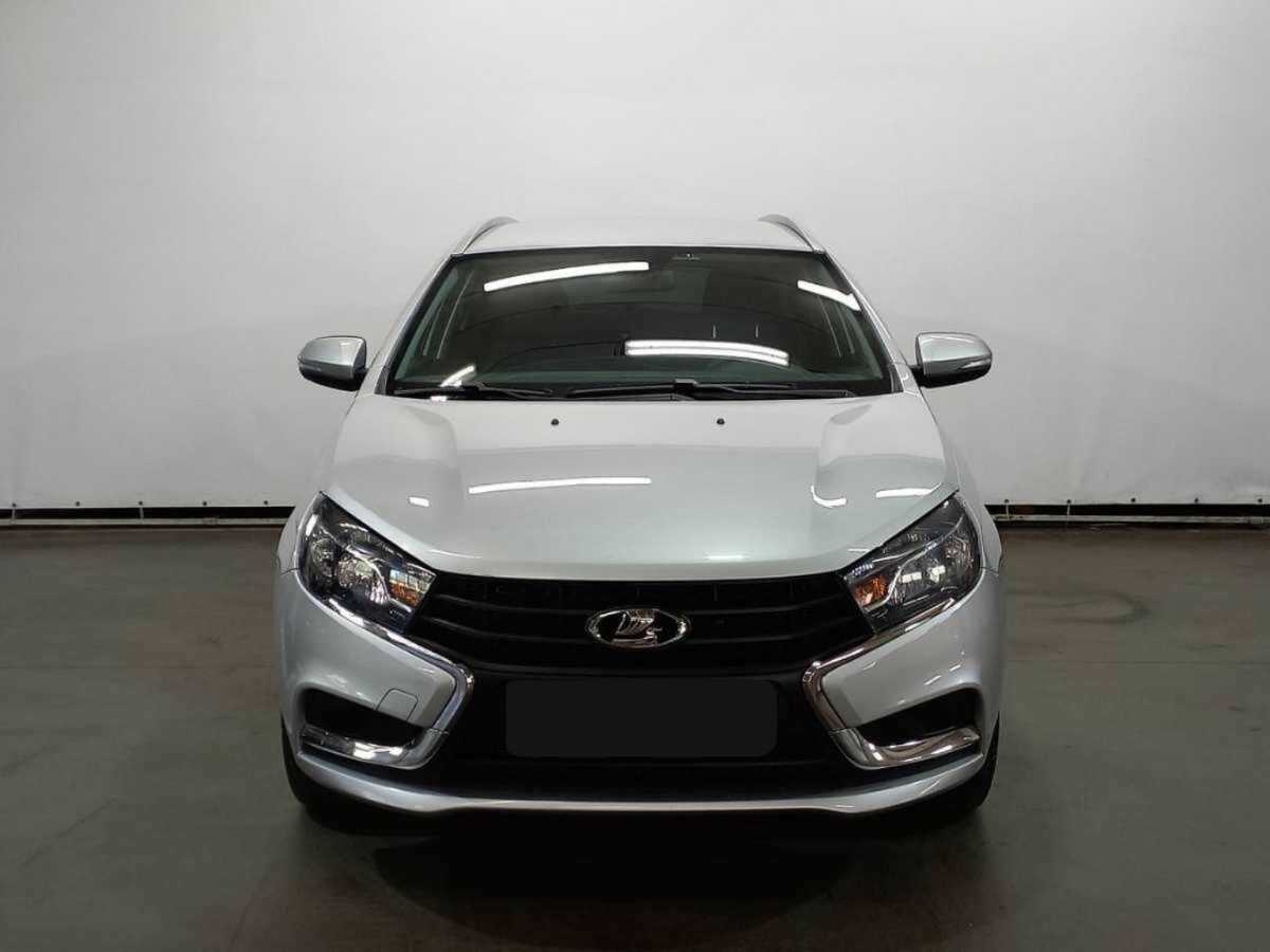 Лада (ВАЗ) Веста б/у, 2021, Механическая. Фото: #1