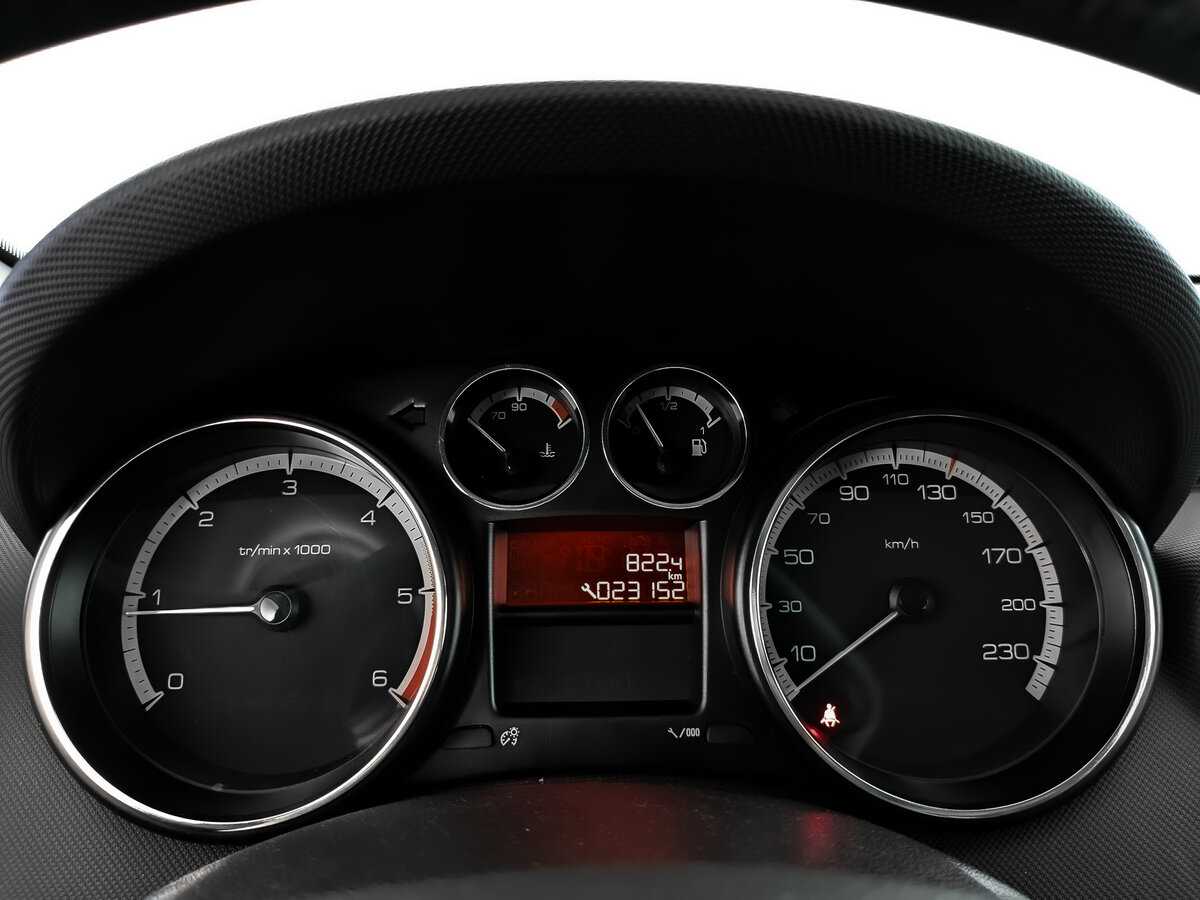 Пежо 408 б/у, 2020, Механическая. Фото: #11