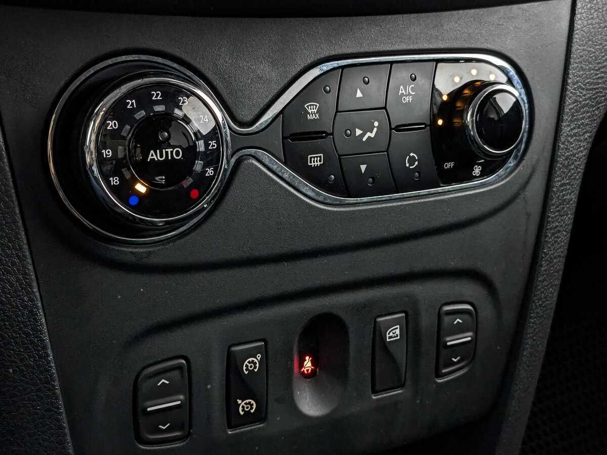 Рено Логан б/у, 2020, Механическая. Фото: #16