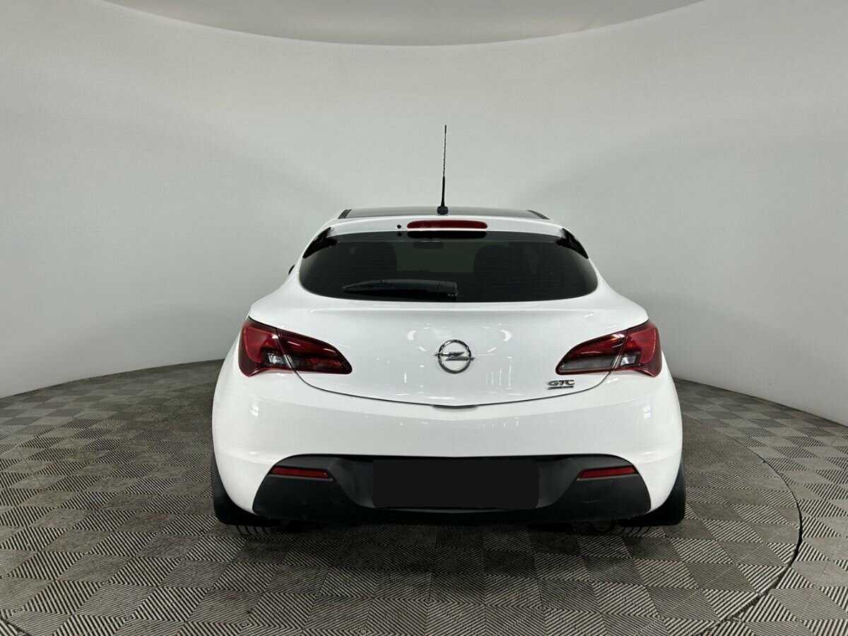 Опель Астра б/у, 2014, Механическая. Фото: #2