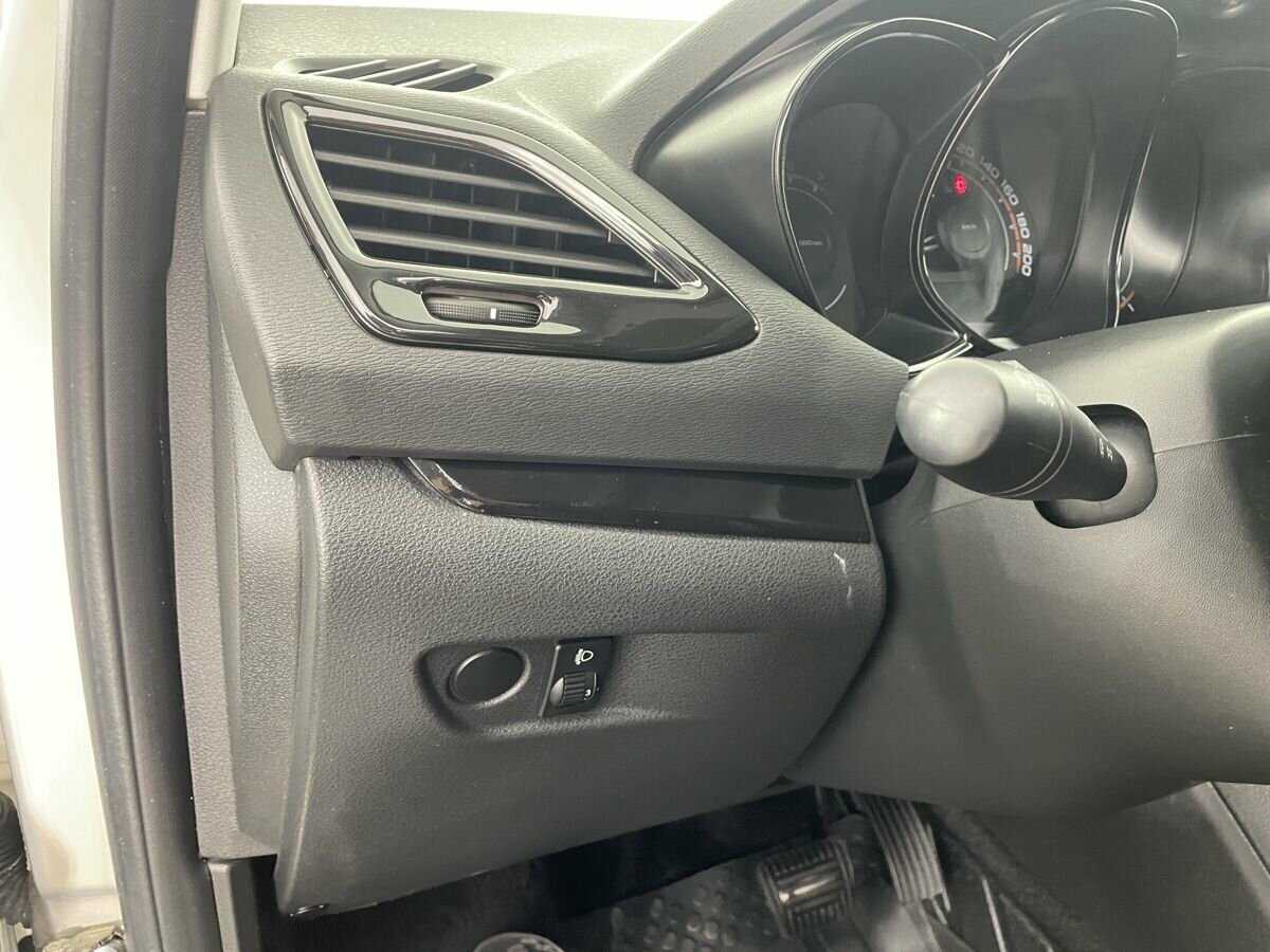 Лада (ВАЗ) Веста б/у, 2018, Роботизированная. Фото: #8