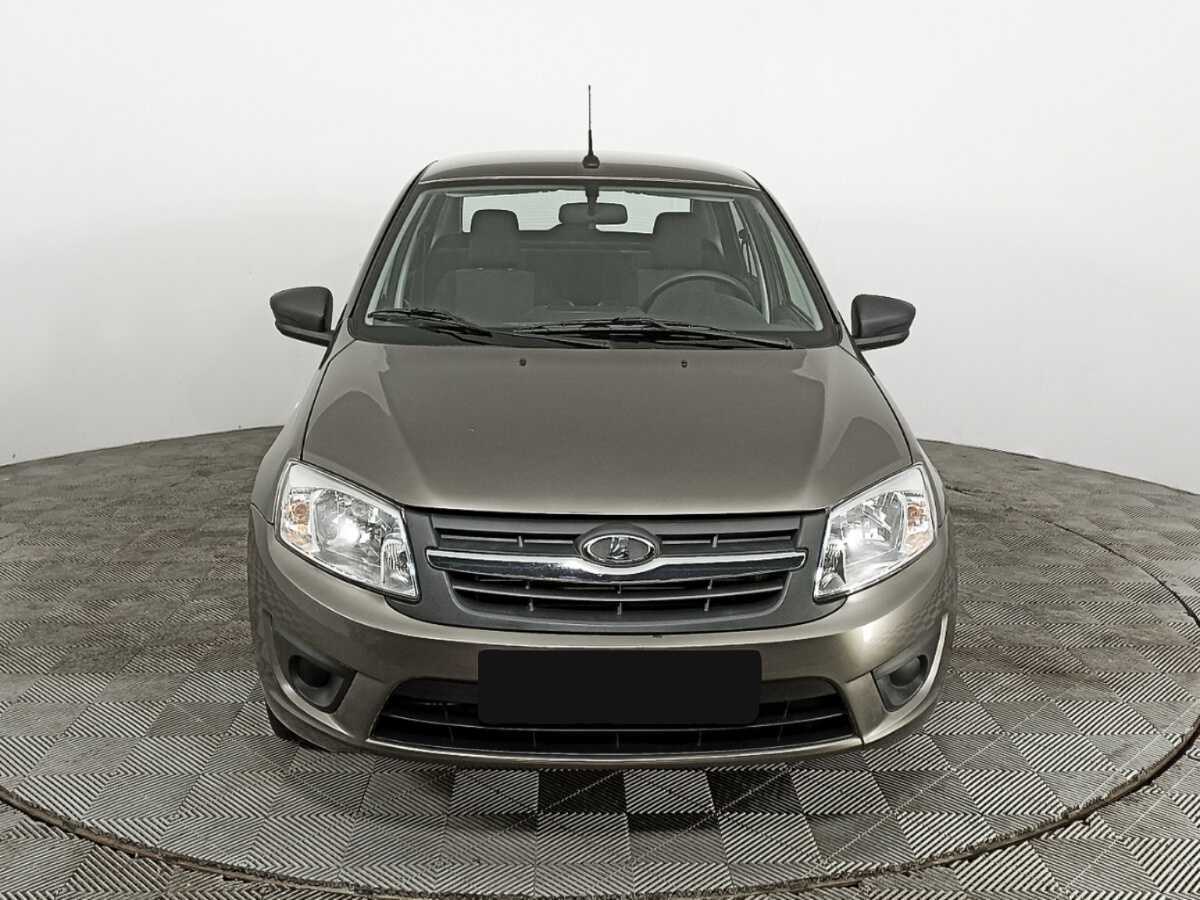 Лада (ВАЗ) Гранта б/у, 2018, Механическая. Фото: #1