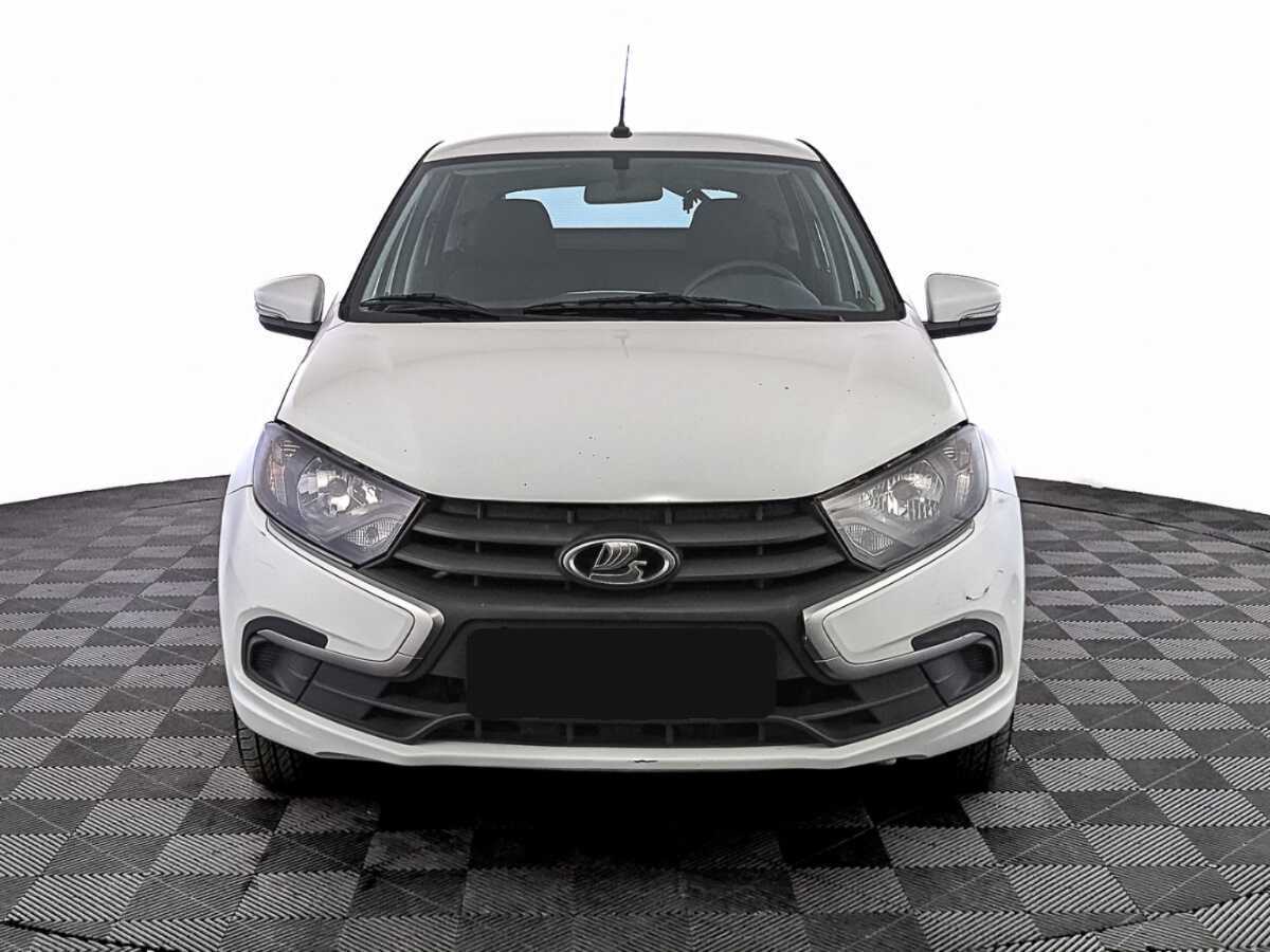 Лада (ВАЗ) Гранта б/у, 2023, Механическая. Фото: #1