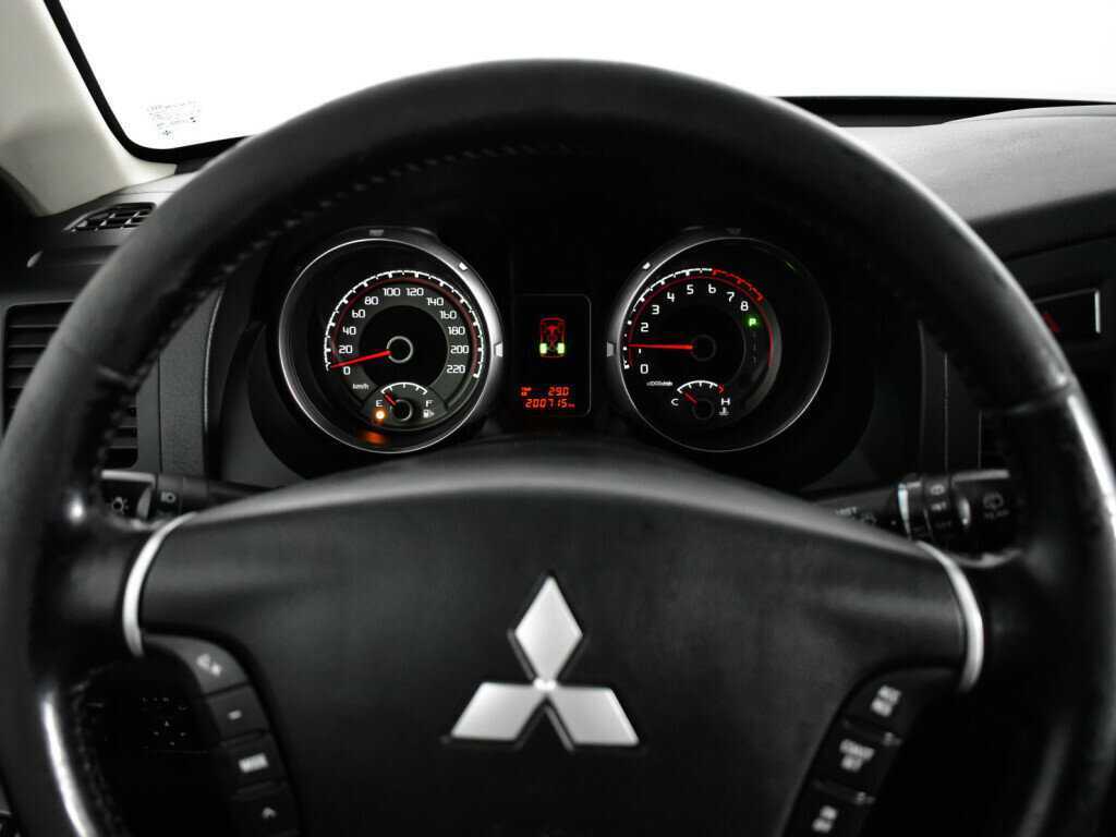 Митсубиши Паджеро б/у, 2014, Автоматическая. Фото: #10