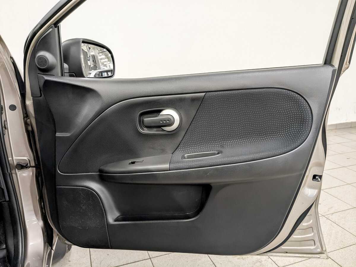 Ниссан Ноут б/у, 2013, Автоматическая. Фото: #23