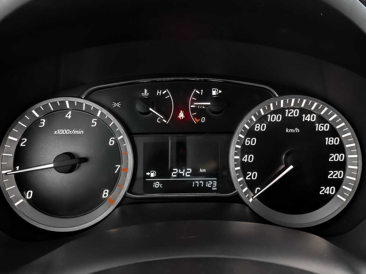 Ниссан Сентра б/у, 2014, Механическая. Фото: #15