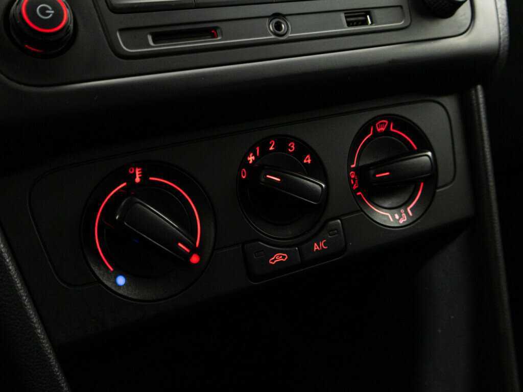 Фольксваген Поло б/у, 2016, Механическая. Фото: #14