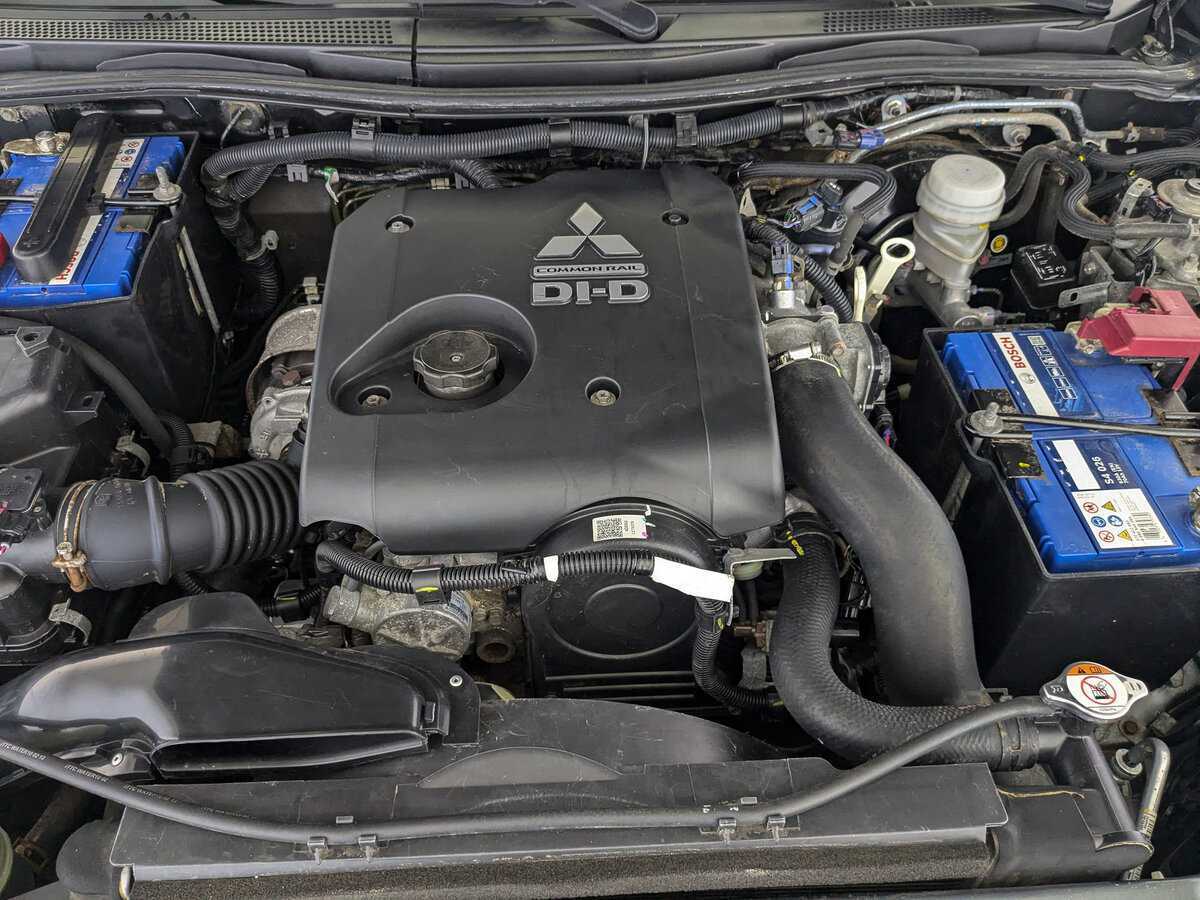 Митсубиши Паджеро Спорт б/у, 2013, Автоматическая. Фото: #8