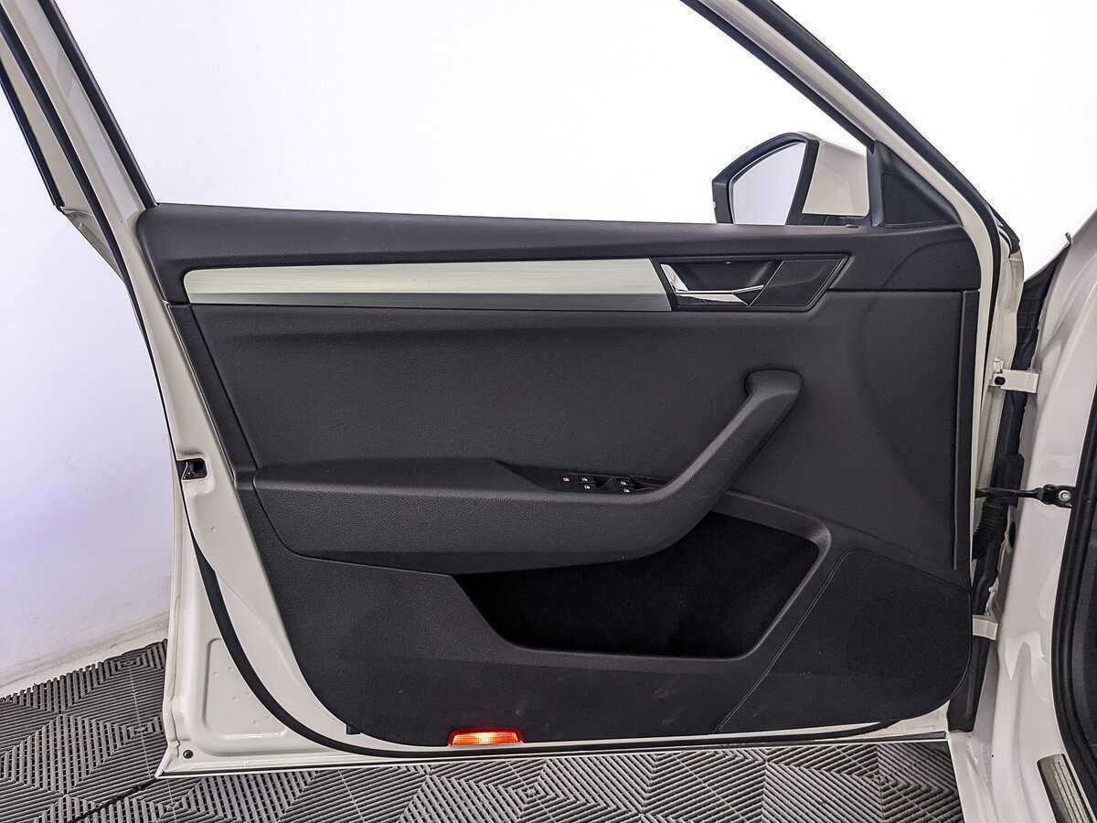 Шкода Суперб б/у, 2017, Роботизированная. Фото: #18