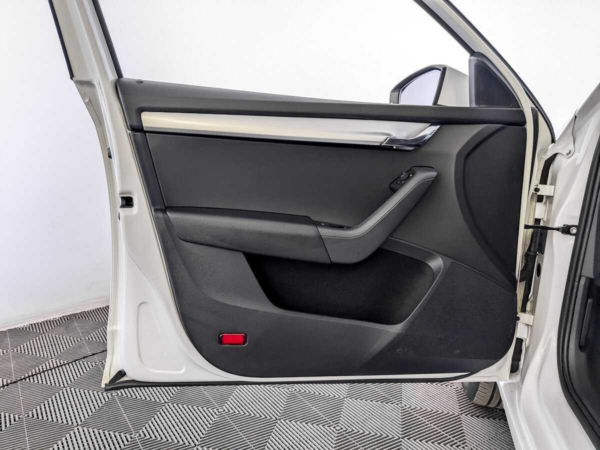 Шкода Октавия б/у, 2020, Роботизированная. Фото: #18