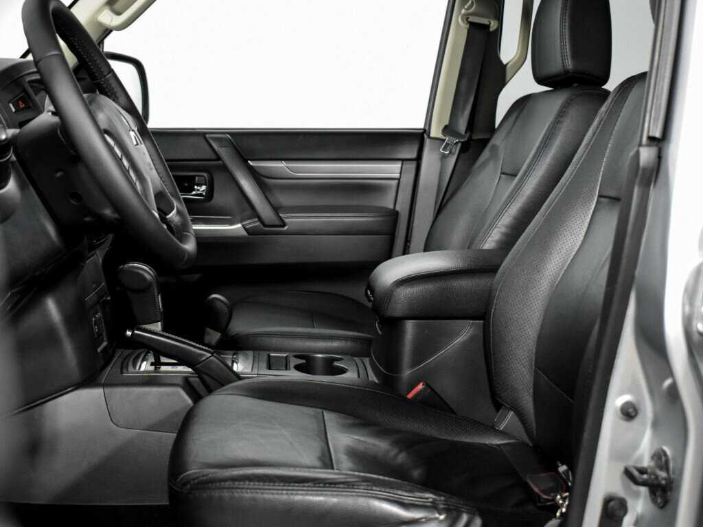 Митсубиши Паджеро б/у, 2013, Автоматическая. Фото: #11