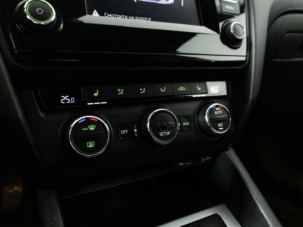 Шкода Октавия б/у, 2014, Роботизированная. Фото: #15