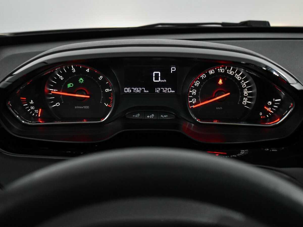 Пежо 208 б/у, 2014, Автоматическая. Фото: #15