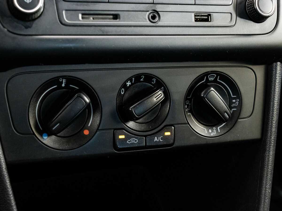 Фольксваген Поло б/у, 2016, Механическая. Фото: #11