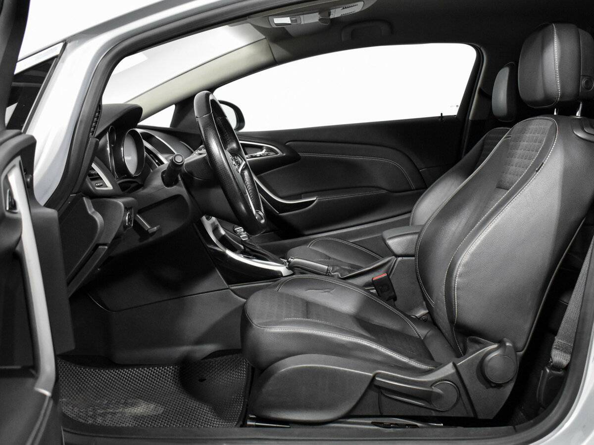 Опель Астра б/у, 2012, Автоматическая. Фото: #9