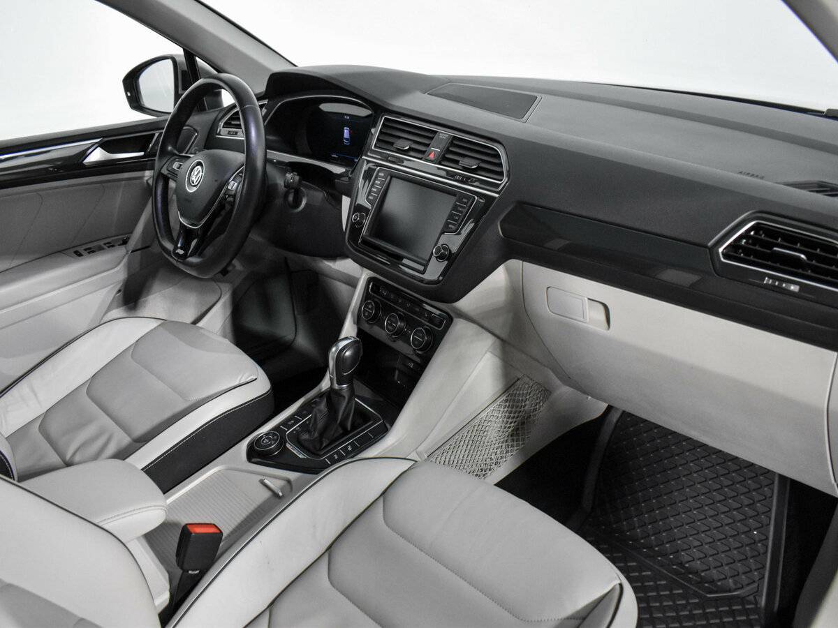 Фольксваген Тигуан б/у, 2017, Роботизированная. Фото: #8