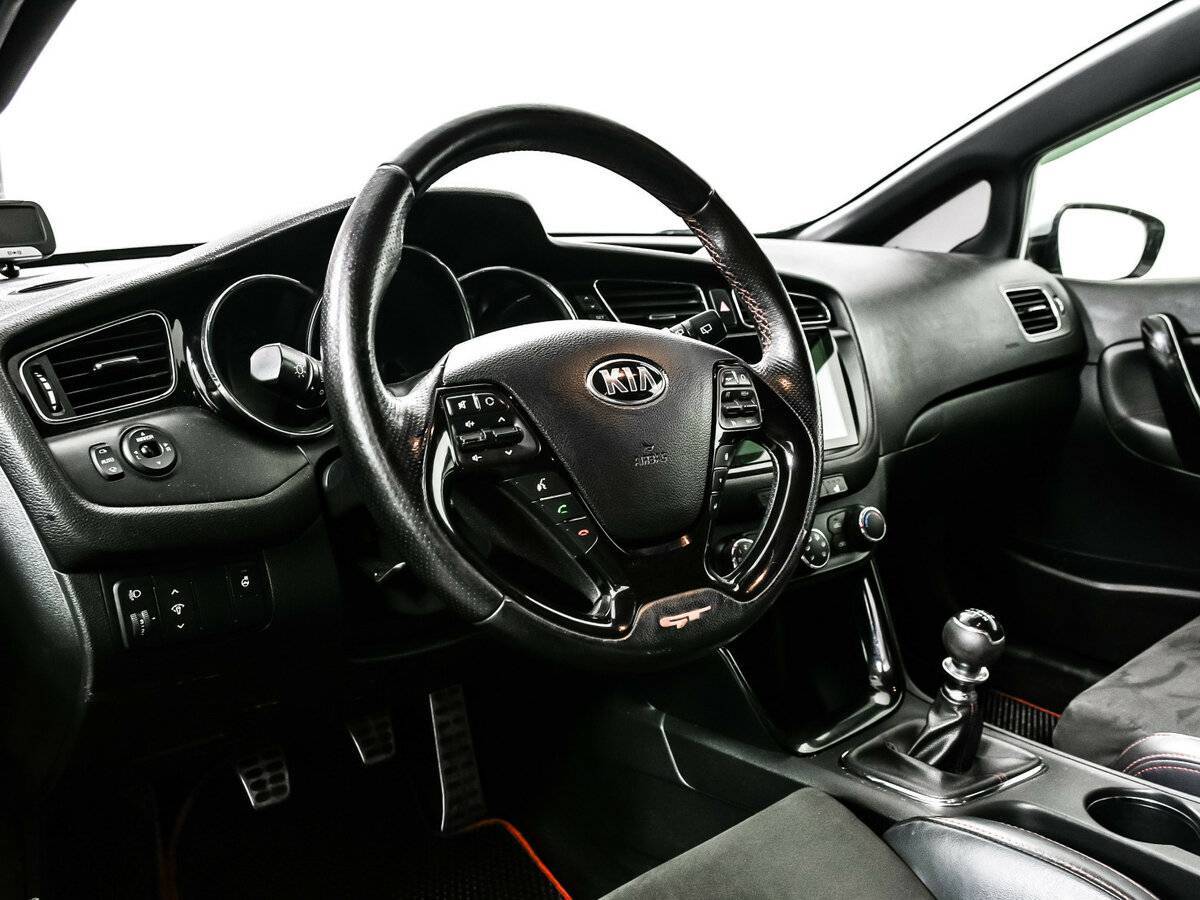 Киа Сид ГТ б/у, 2015, Механическая. Фото: #11