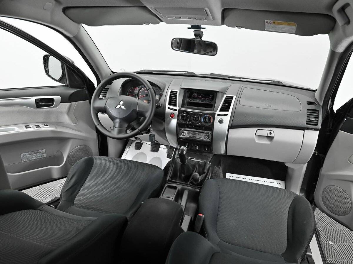 Митсубиши Паджеро Спорт б/у, 2012, Механическая. Фото: #10