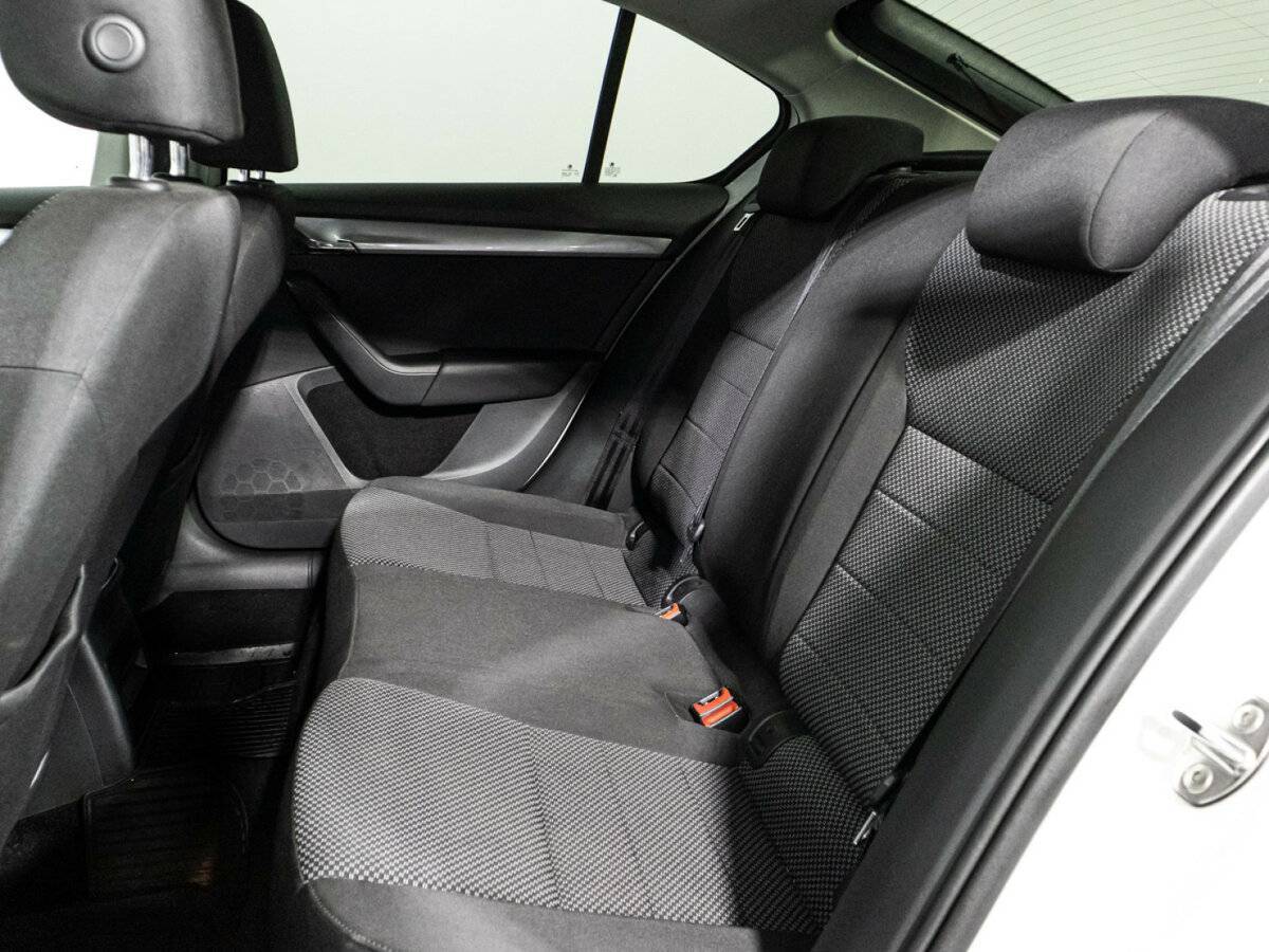 Шкода Октавия б/у, 2016, Роботизированная. Фото: #9