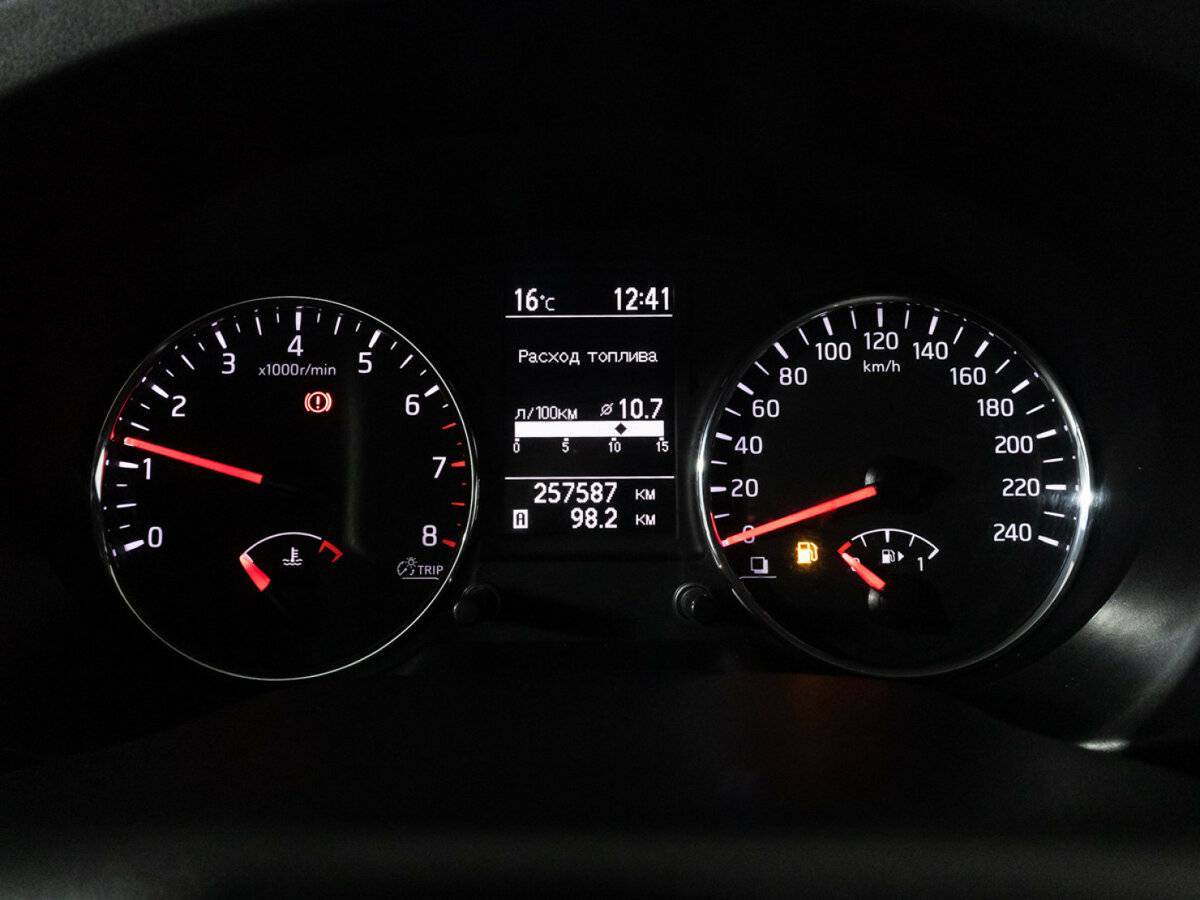 Ниссан Икс-Трейл б/у, 2014, Механическая. Фото: #11