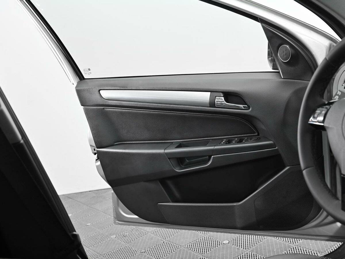 Опель Астра б/у, 2012, Автоматическая. Фото: #5